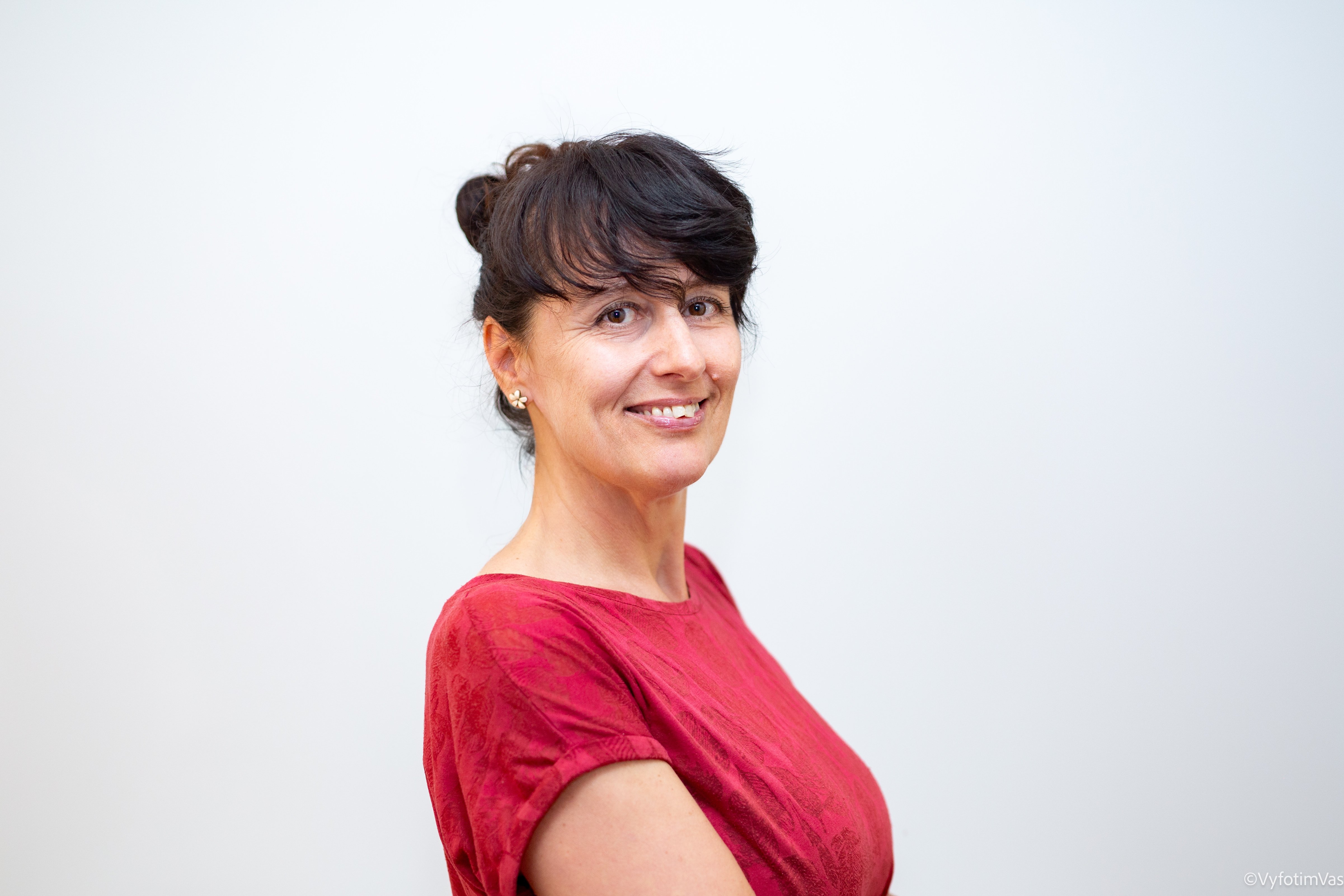 Kateřina Malfatti
zdravotní sestra, Praha Chodov a Jílovská
Po maturitě na Střední zdravotnické škole pracovala na oddělení urologické kliniky na Praze 2, po mateřské dovolené pak v privátní urologické praxi na ambulanci a v nemocnici Na Bulovce na urologickém endosále. V naší ordinaci v Úvalech pracuje od roku 2013, zároveň se věnuje víceoborové ambulantní praxi jako sestra na urologii, chirurgii a geriatrii.